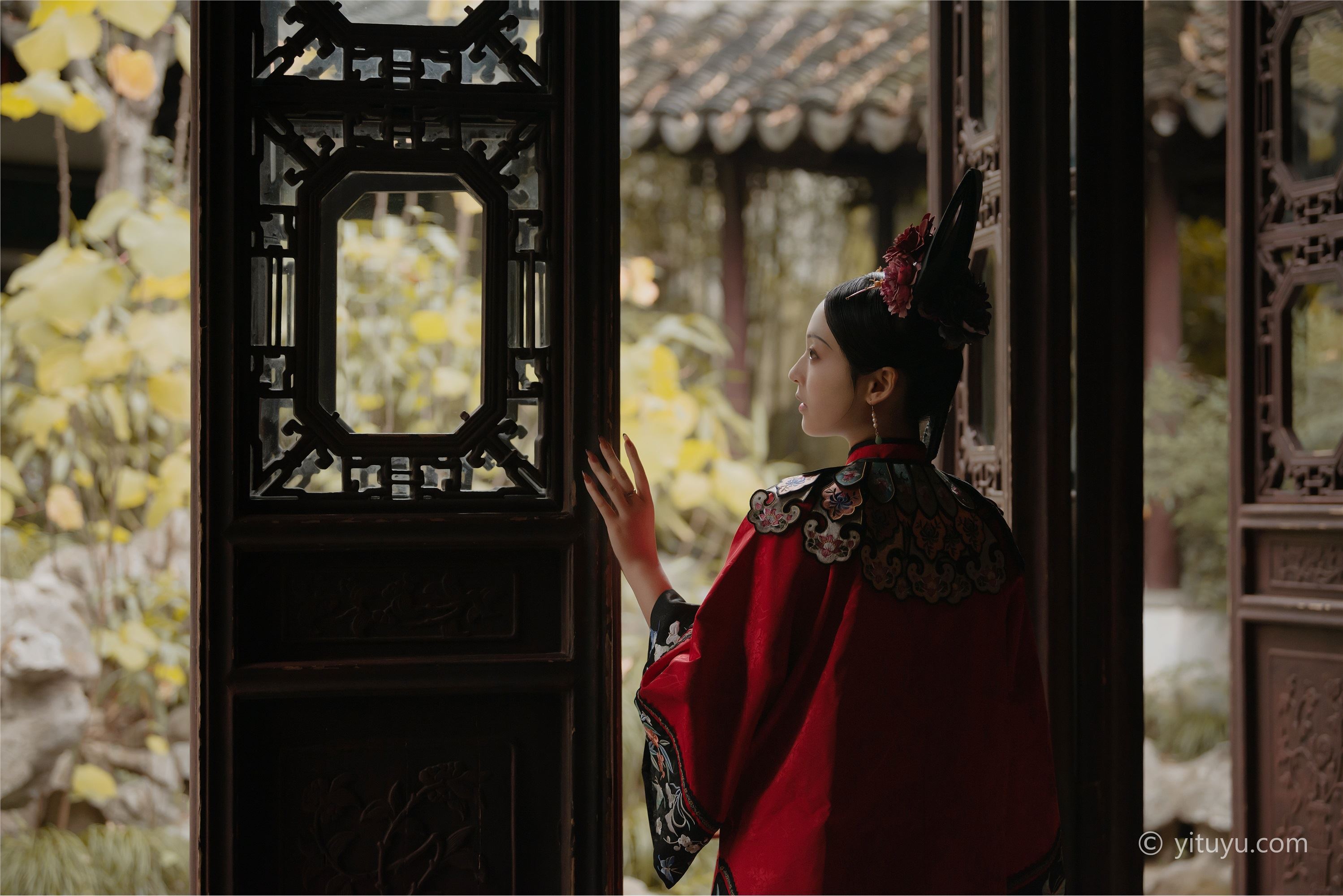 YITUYU艺图语 2021.08.10 晚秋 苏苏